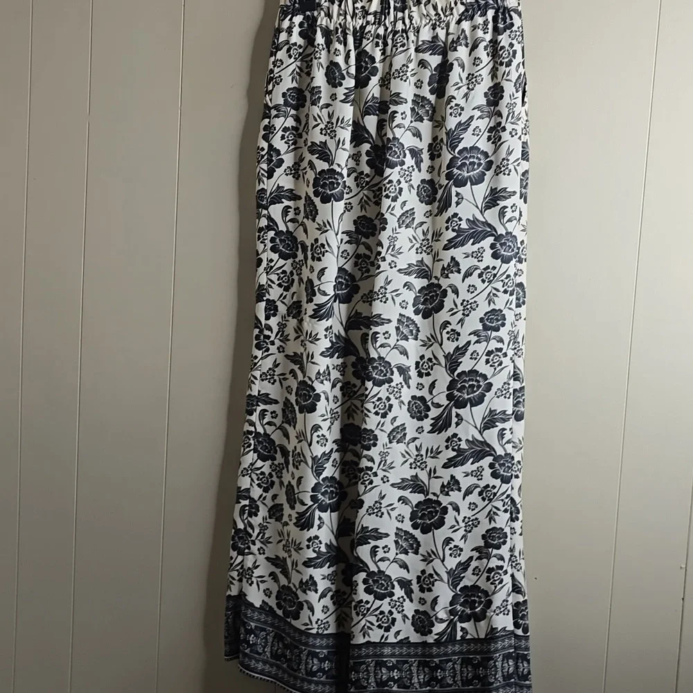 Alex Marie Amara Satin Crepe Black Floral Print High Waist Flat Front Pant Small - Picture 12 of 12
